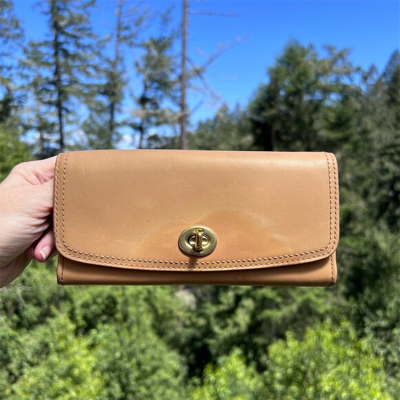 Coach Handbags - VINTAGE COACH Smooth Leather Turn-Lock Wallet Tan w Gold Hardware